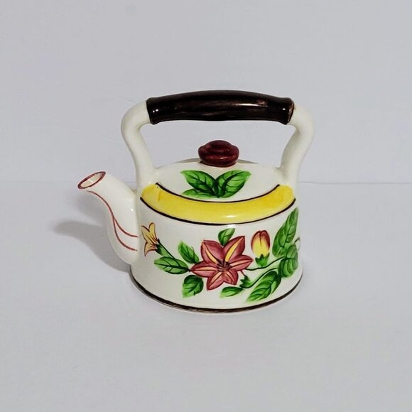 Vintage Ucagco China Hand Painted in Japan Small Teapot Planter ~ Succulents - Picture 1 of 11